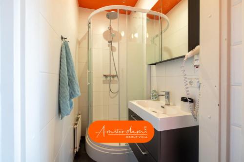 Koupelna v ubytování Amsterdam Group Villa - 32Beds - 7 bedrooms