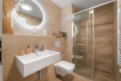 Ένα μπάνιο στο Pronájem útulného a vybaveného bytu