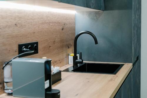 Refurbished Apartment 10' from the city centre