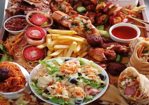 Jídlo v hotelu nebo okolí