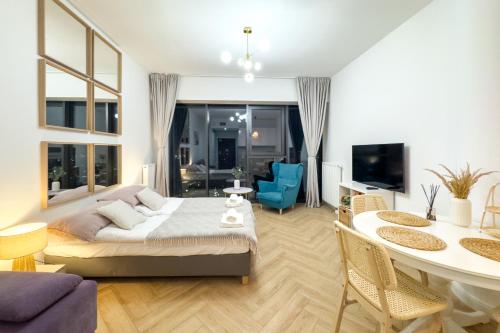 ANS Hanza Tower Apartament 21st floor with city view, swimming pool, sauna, jacuzzi, viewing terrace