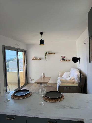 3-room apartment in Antibes - Swimming pool - Sea view
