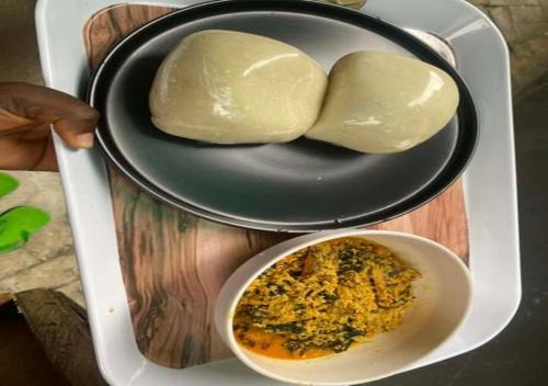 Jídlo v hotelu nebo okolí