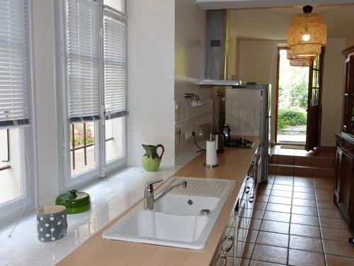 Koupelna v ubytování La VDCA: Maison familiale de caractère 12 pers