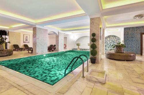 Bazén v ubytování Hotel Ickale nebo v jeho okolí