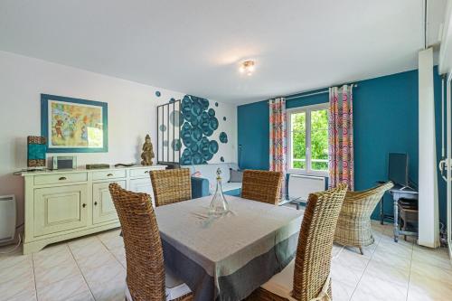 Φωτογραφία από το άλμπουμ του Beautiful beach apartment within walking distance σε Meschers-sur-Gironde