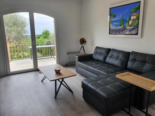 Istumisnurk majutusasutuses Villa les seringas