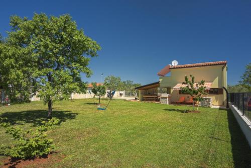 Family friendly house with a parking space Pula - 22738