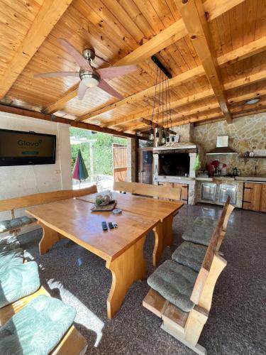 Apartments with swimming pool Kastel Stafilic, Kastela - 24312