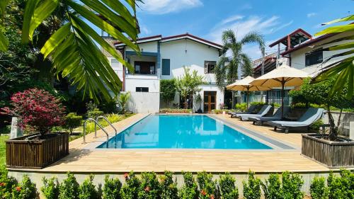 Bazén v ubytování Erin Orr Villa nebo v jeho okolí