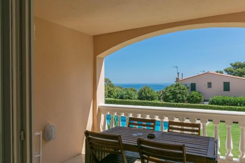 2 bedroom apartment in Aiguafreda Begur. Sea views terrace and pool Ref:H11