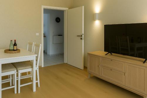 Μια τηλεόραση ή/και κέντρο ψυχαγωγίας στο No6 by 21Apartments