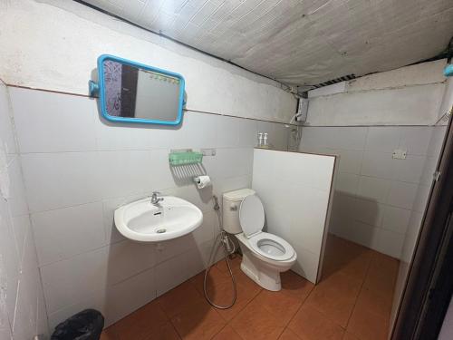 Koupelna v ubytování COOL CAMPING-Purple room for 2 persons