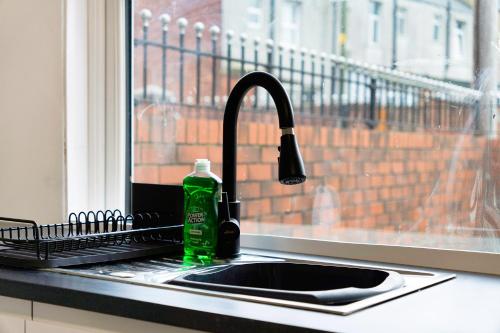 Φωτογραφία από το άλμπουμ του New! 2BR in Station Road σε Hawthorn