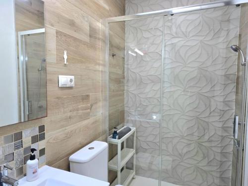 Pearl One Bedroom Full KitchenApartment City Center BY NAMASTE ELITE