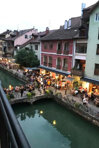 SUR LE THIOU, Cosy 2 pers, en vieille ville