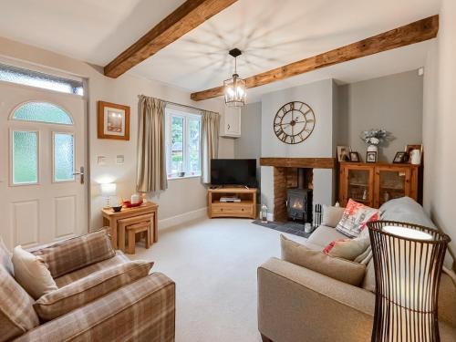 Μια τηλεόραση ή/και κέντρο ψυχαγωγίας στο School Cottage