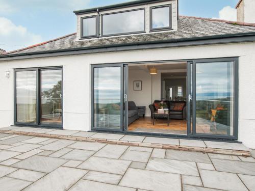 Το κτήριο όπου στεγάζεται  η παραθεριστική κατοικία