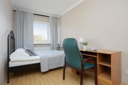 Family Apartment with Balcony and Remote Work in Warsaw by Noclegi Renters