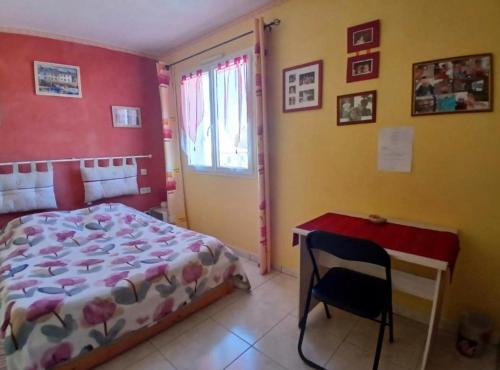 Postel nebo postele na pokoji v ubytování Lauriers roses - Chambre D'hôtes