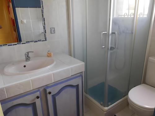 Koupelna v ubytování Lauriers roses - Chambre D'hôtes