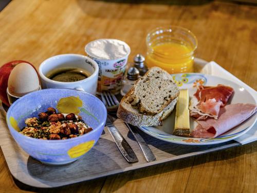 Jídlo v hotelu nebo okolí