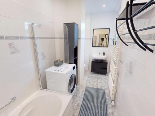 Ένα μπάνιο στο Ferien- und Monteurwohnung "Goitzscheluft"