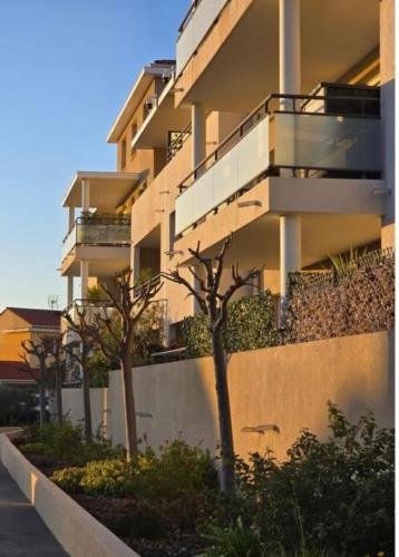 Vue & terrasse Appartement lumineux Fréjus