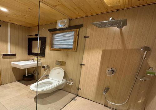 Koupelna v ubytování Vasant Kunj Nature Resort