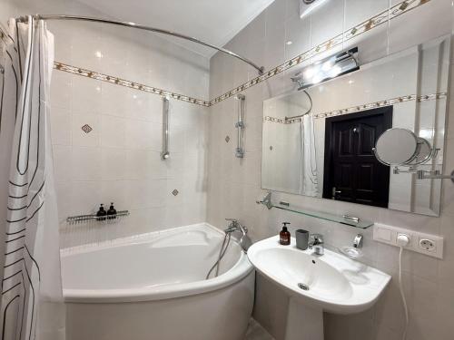 Ένα μπάνιο στο Kyiv 3D Kruglik Apartment