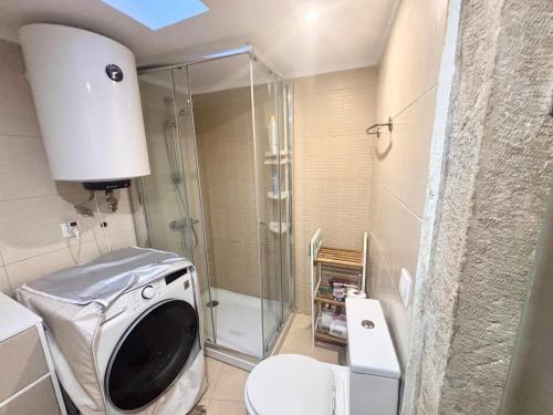 Charming Flat near Sta Apolónia station