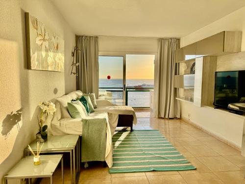 APARTMENTS THE TERRACE BY THE SEA -Ocean & Pool view - Comodoro, Los Cristianos, Tenerife