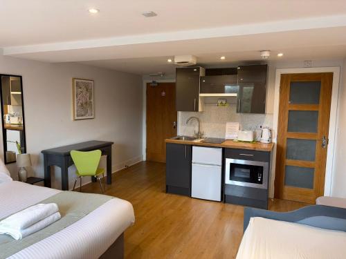 Köök või kööginurk majutusasutuses Newcastle Comfy Stays