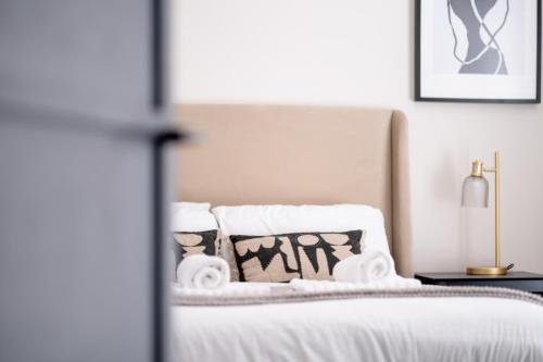 Luxury 4BDR House By Torr Property Group Contractors Accommodation With Free Gated Secure Parking & Private Patio Garden Liverpool photo 29