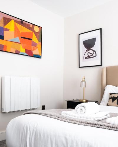 Luxury 4BDR House By Torr Property Group Contractors Accommodation With Free Gated Secure Parking & Private Patio Garden Liverpool photo 26