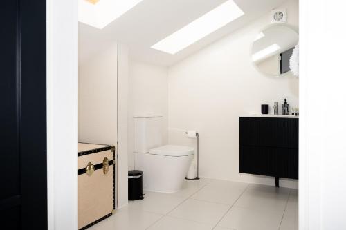 Luxury 4BDR House By Torr Property Group Contractors Accommodation With Free Gated Secure Parking & Private Patio Garden Liverpool photo 44