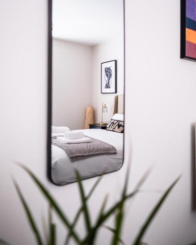 Luxury 4BDR House By Torr Property Group Contractors Accommodation With Free Gated Secure Parking & Private Patio Garden Liverpool photo 31