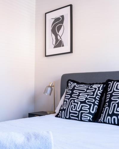 Luxury 4BDR House By Torr Property Group Contractors Accommodation With Free Gated Secure Parking & Private Patio Garden Liverpool photo 76