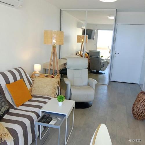 Superbe T2 parking wifi climatisé face Mer et Piscine - 4 Etoiles