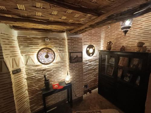 マラケシュにあるリヤド モードのレンガの壁