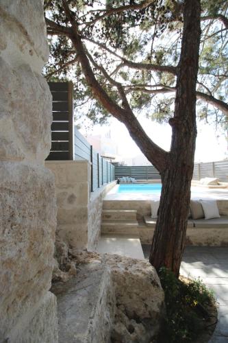 Villa Pefka, By Hellocrete