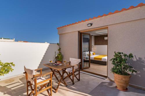 Rooftop apartment,in the heart of old town!