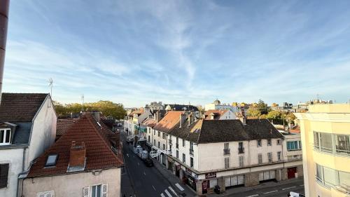 Dijon Centre Climatisé 55 m carré avec Balcon