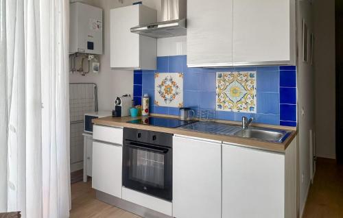 Kuchyň nebo kuchyňský kout v ubytování Nice Apartment In Montevarchi With Wifi