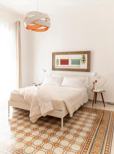 Modern Comfort, Poetic Charm