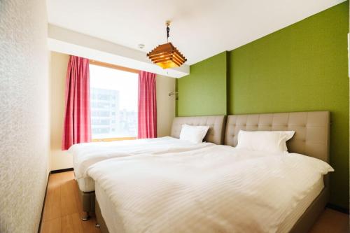 青葉邸-NIPPONBASHI Room 702-3 Min Walk to Kuromon Market 3BR 5 Beds Family Residence