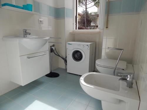 Ένα μπάνιο στο Marcelli, trilocale con giardino a 200mt dal mare