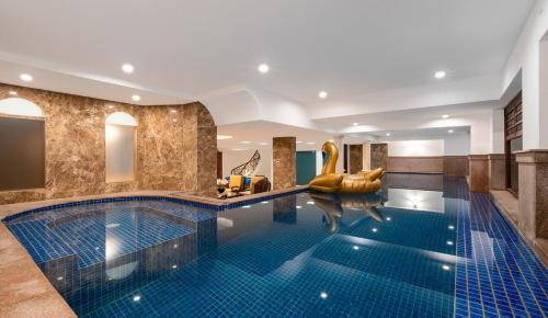 Bassein majutusasutuses River Garden Villa 7BR 7WC Pool&Garden või selle lähedal