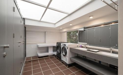 Foto Hồ Chí Minhis asuva majutusasutuse River Garden Villa 7BR 7WC Pool&Garden galeriist