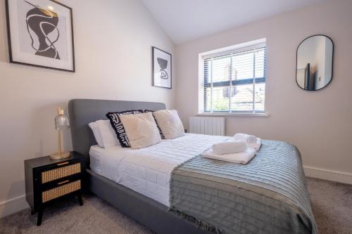 Luxury 4BDR House By Torr Property Group Contractors Accommodation With Free Gated Secure Parking & Private Patio Garden Liverpool photo 70